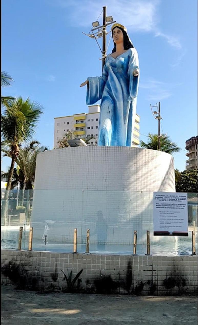 Apê completo no Centro Comercial, pertinho da Praia e Feirinha de Artesanato!