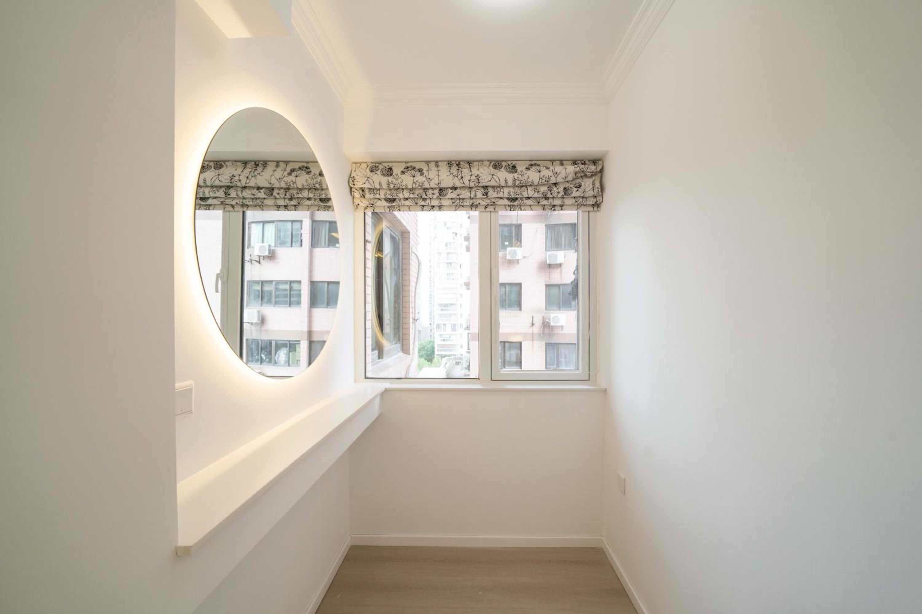 Yi Du Home with City View - Family Suite 500m to Nanjing West Rd Near People's Square -Credit Cards Accepted