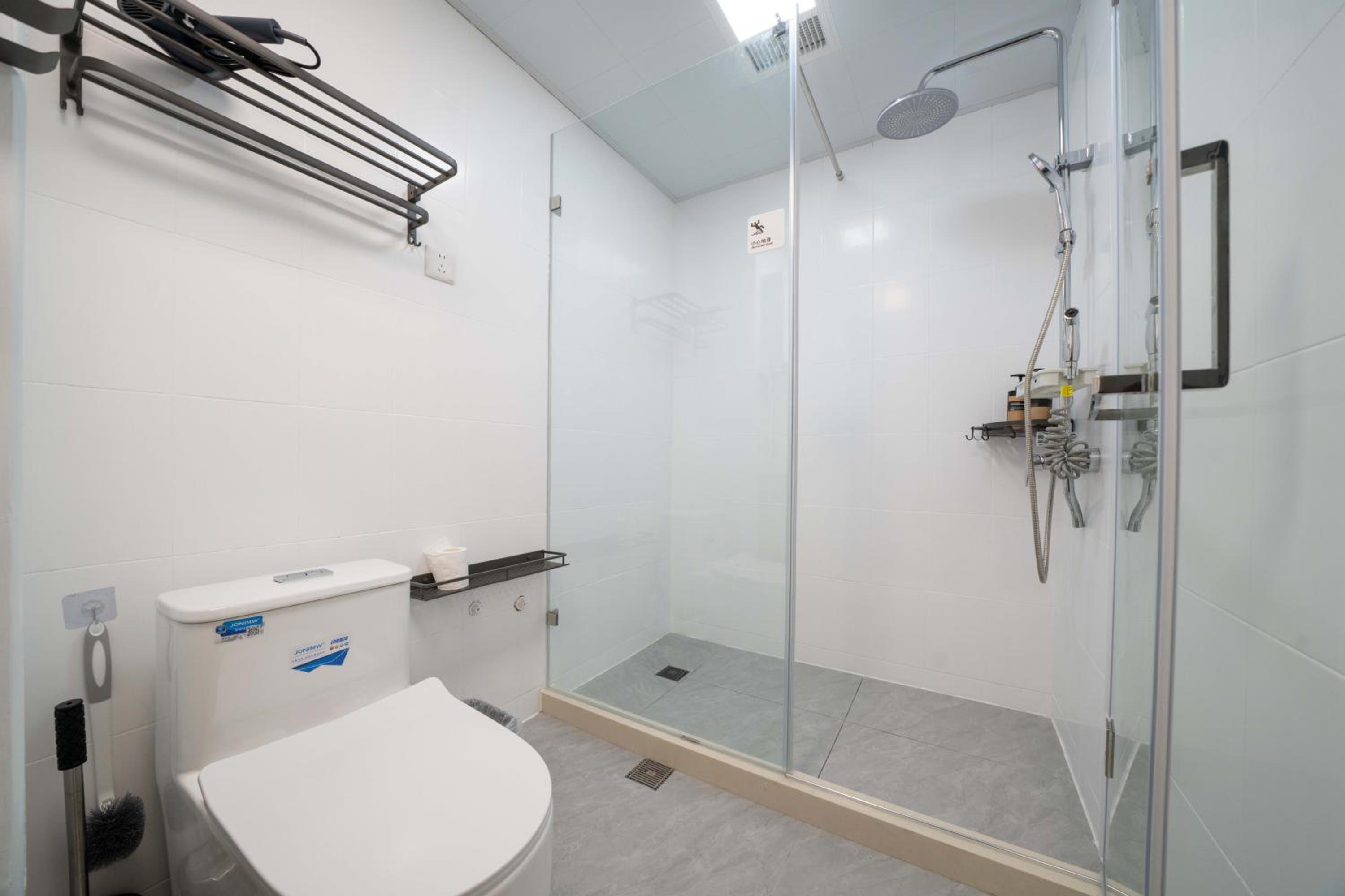 Yi Du Home with City View - Family Suite 500m to Nanjing West Rd Near People's Square -Credit Cards Accepted