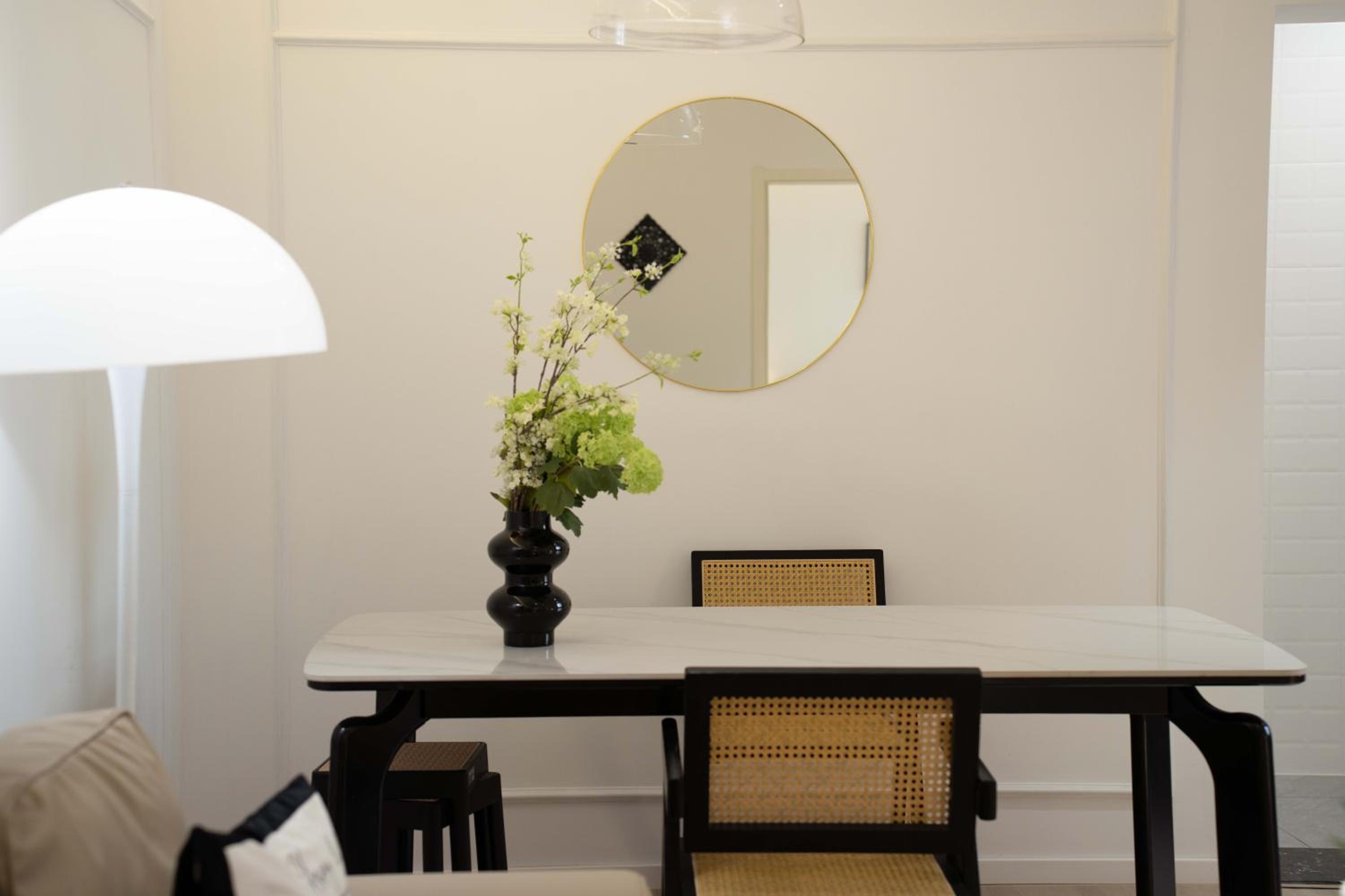 Yi Du Home with City View - Family Suite 500m to Nanjing West Rd Near People's Square -Credit Cards Accepted