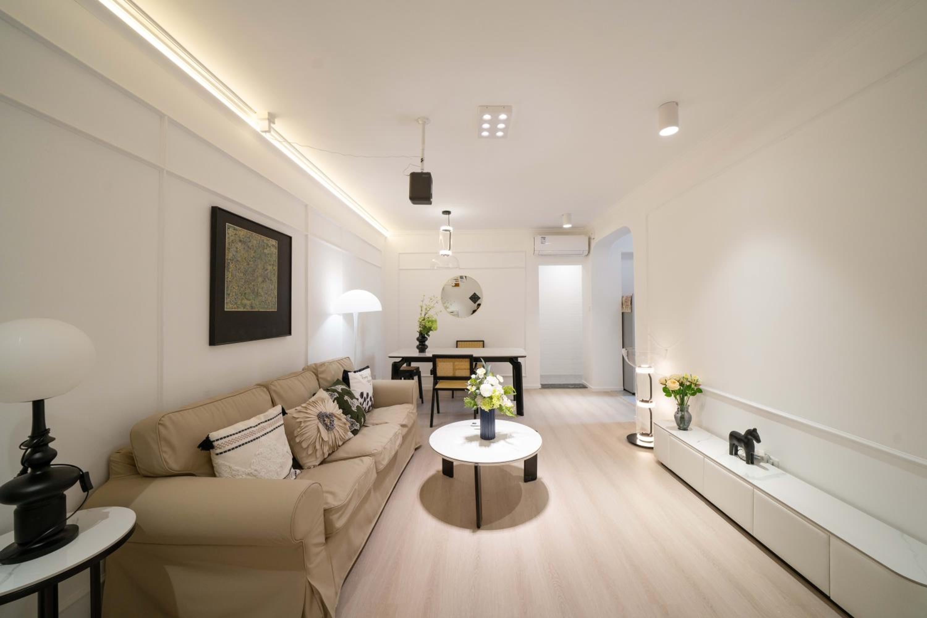 Yi Du Home with City View - Family Suite 500m to Nanjing West Rd Near People's Square -Credit Cards Accepted
