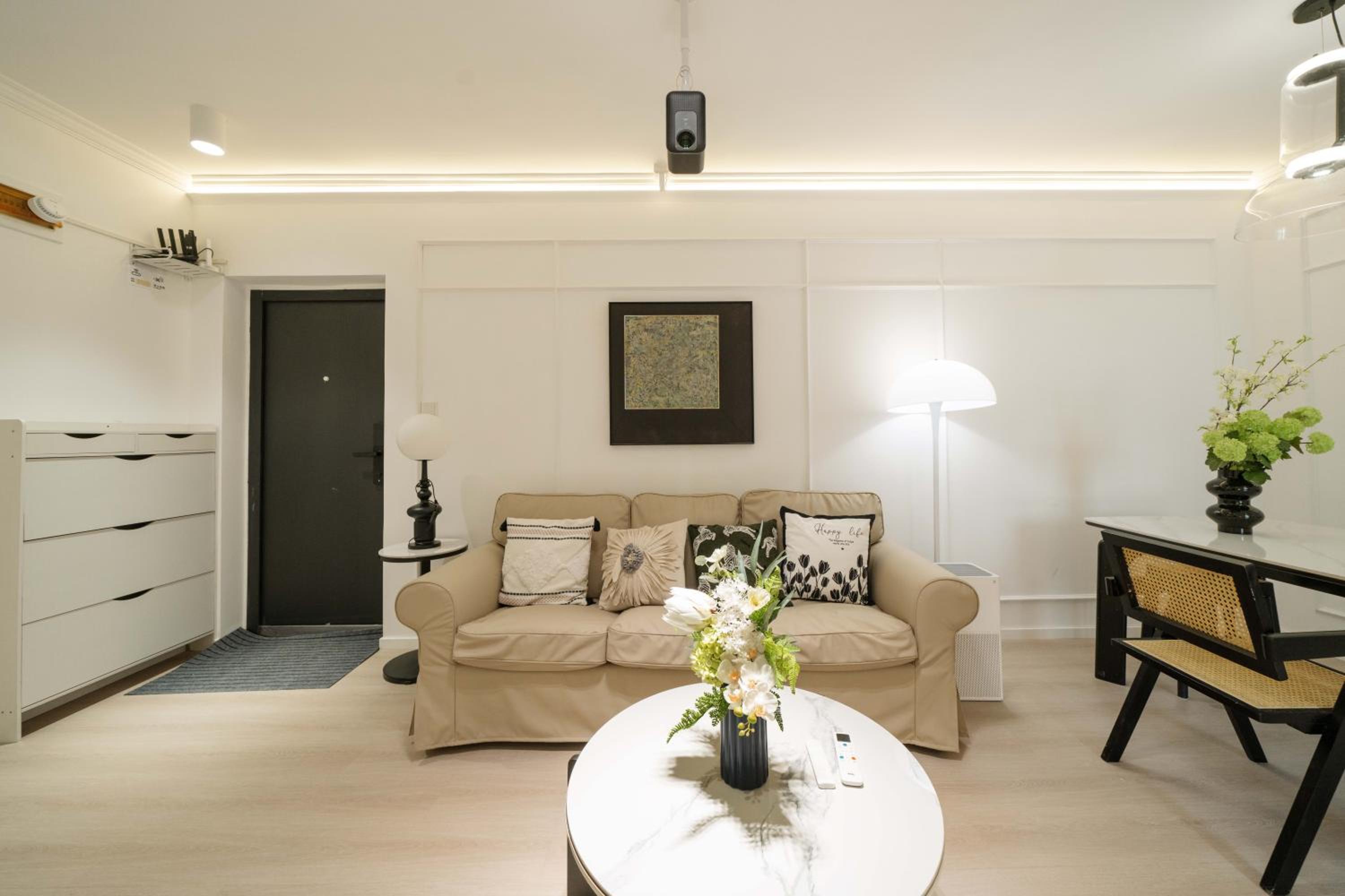 Yi Du Home with City View - Family Suite 500m to Nanjing West Rd Near People's Square -Credit Cards Accepted