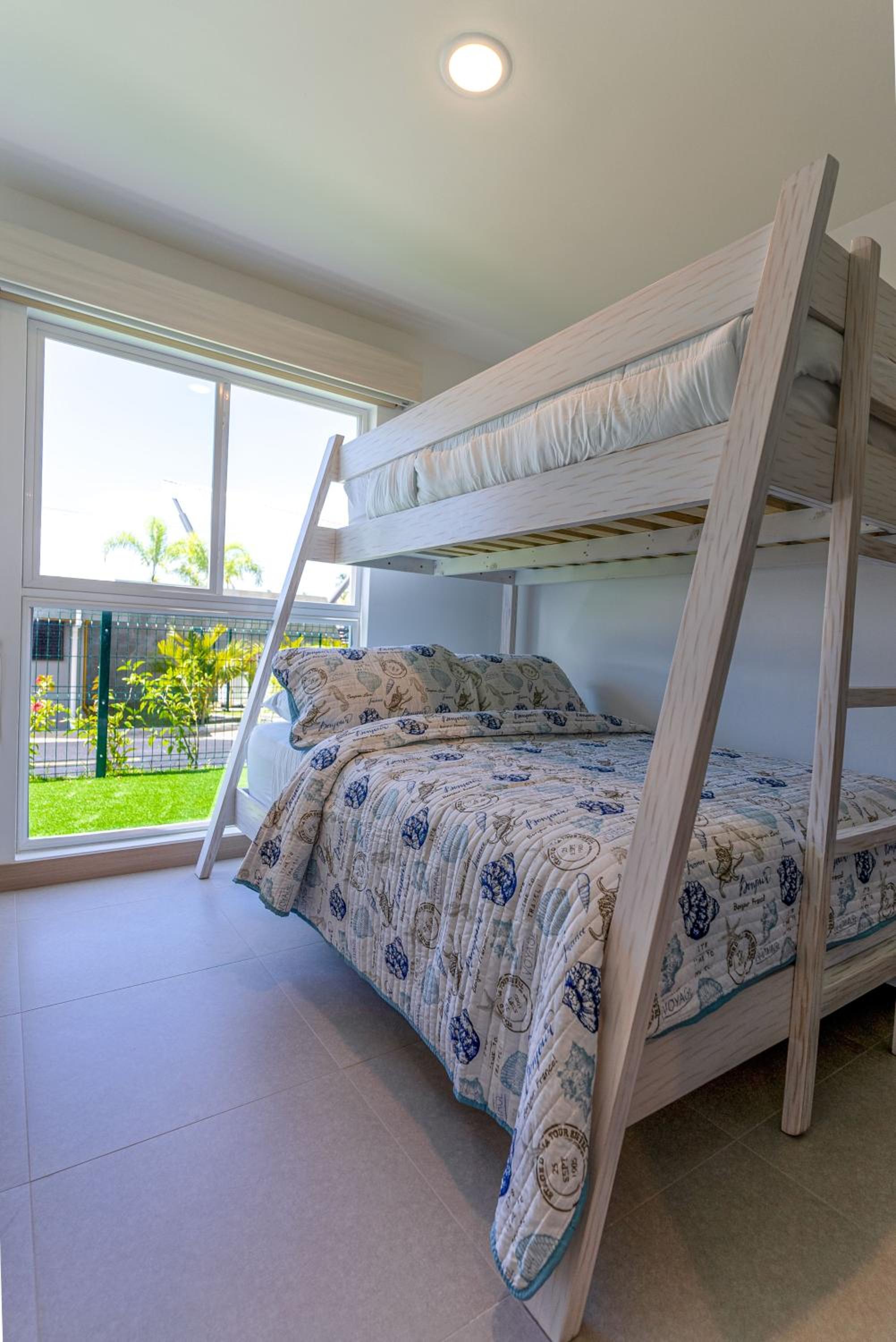 Casago 0102, Stylish Retreat Perfect Balance of Comfort and Adventure