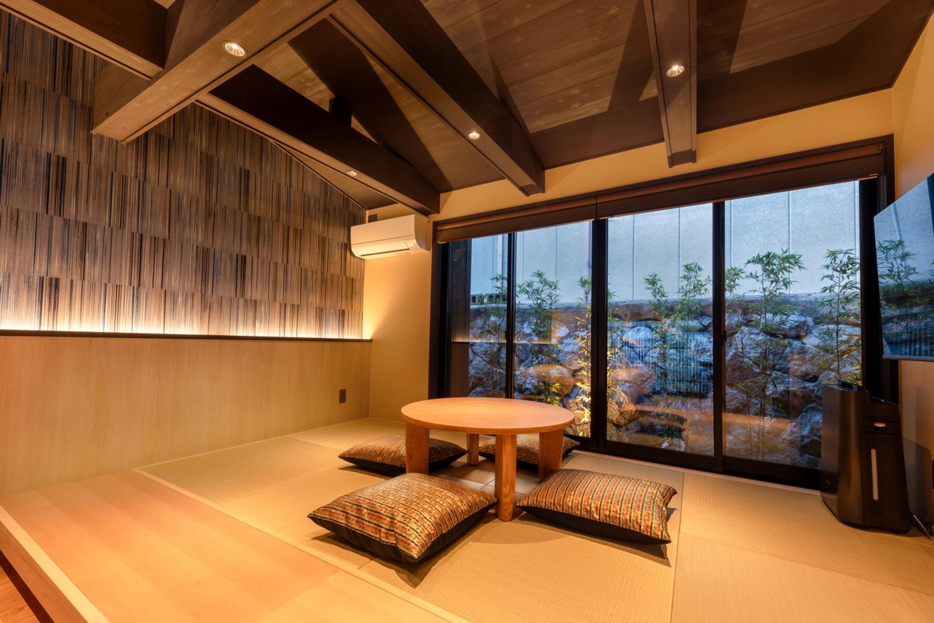 Kanade Gion-Rokuhara