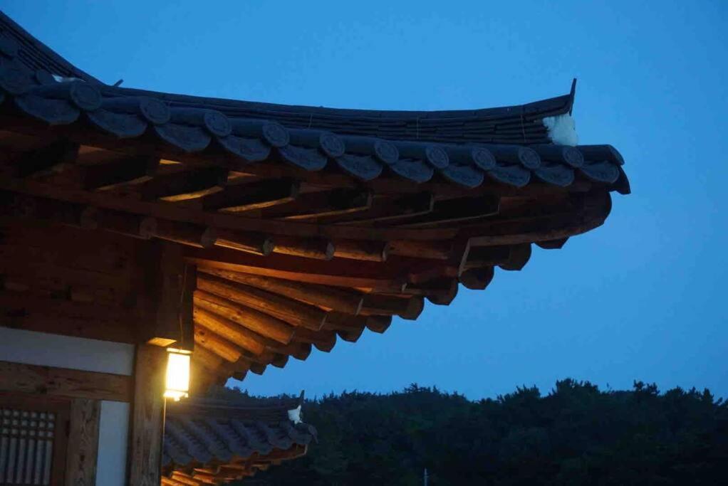 Lee Cho Hanok
