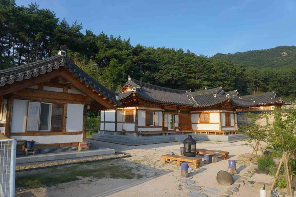 Lee Cho Hanok