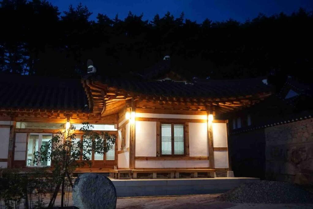 Lee Cho Hanok