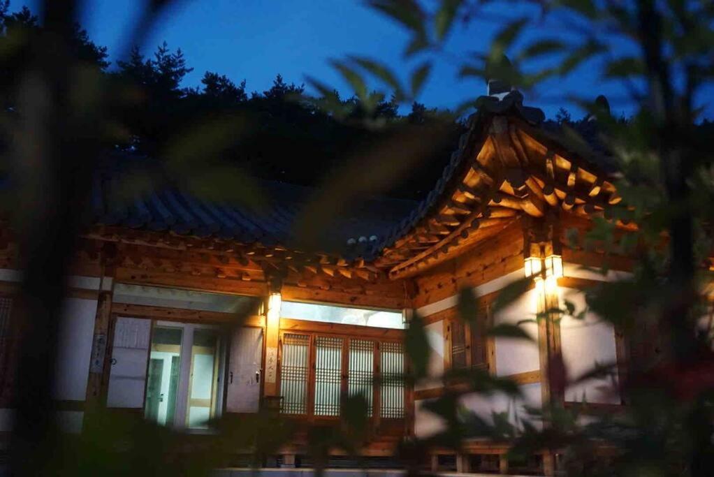 Lee Cho Hanok
