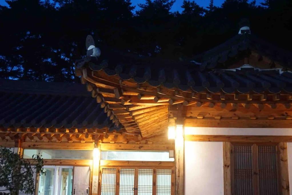 Lee Cho Hanok