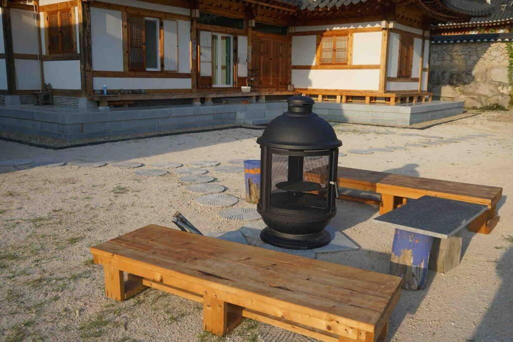 Lee Cho Hanok