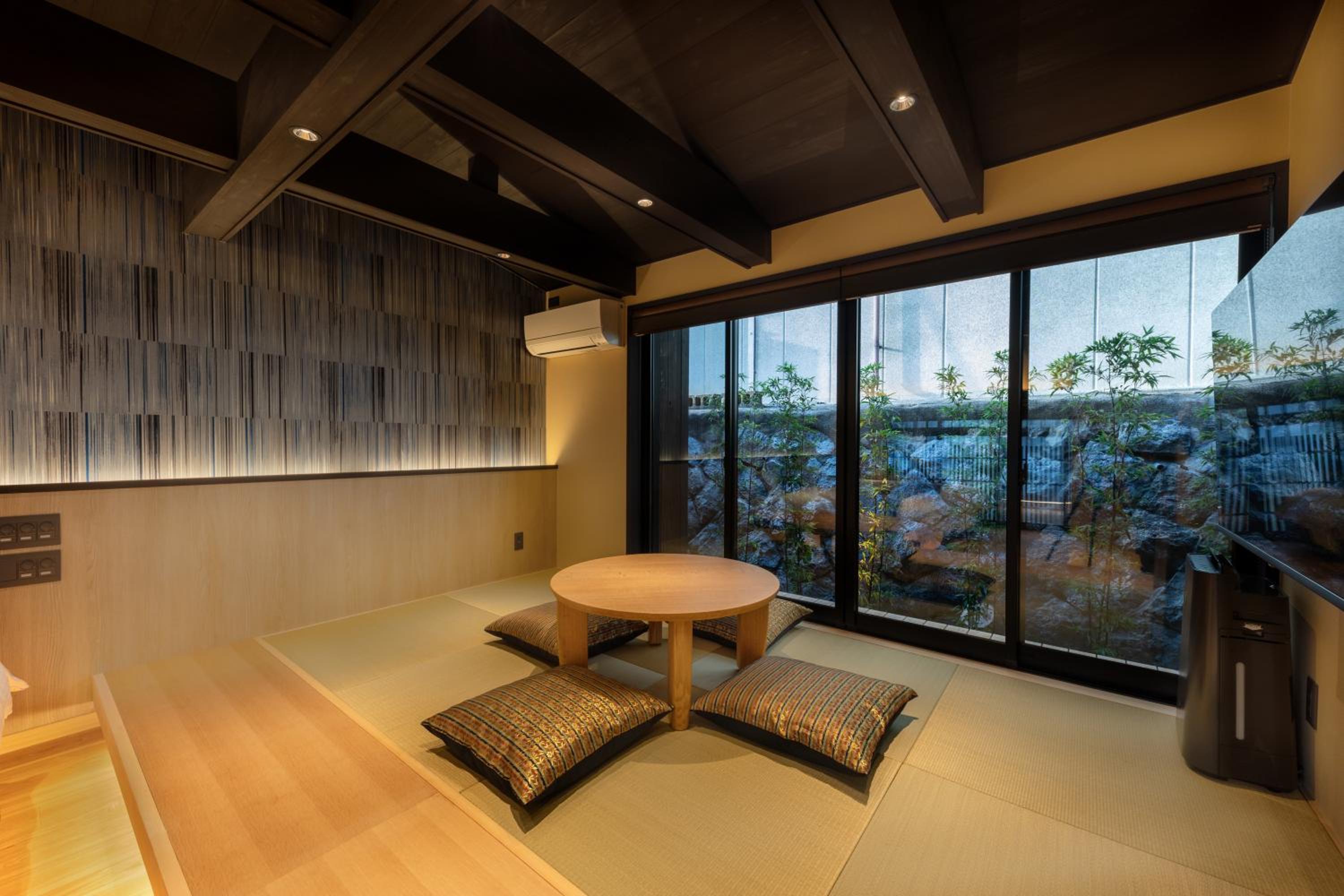 Kanade Gion-Rokuhara