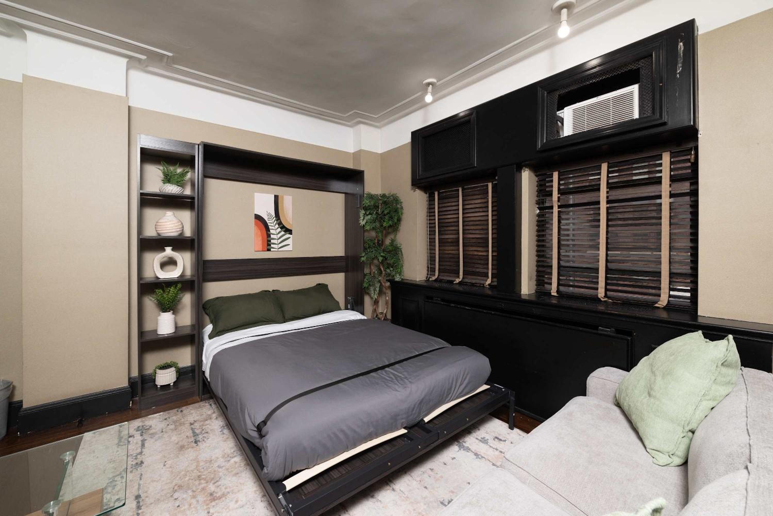 Central Location and Walkable Condo in NY with GYM