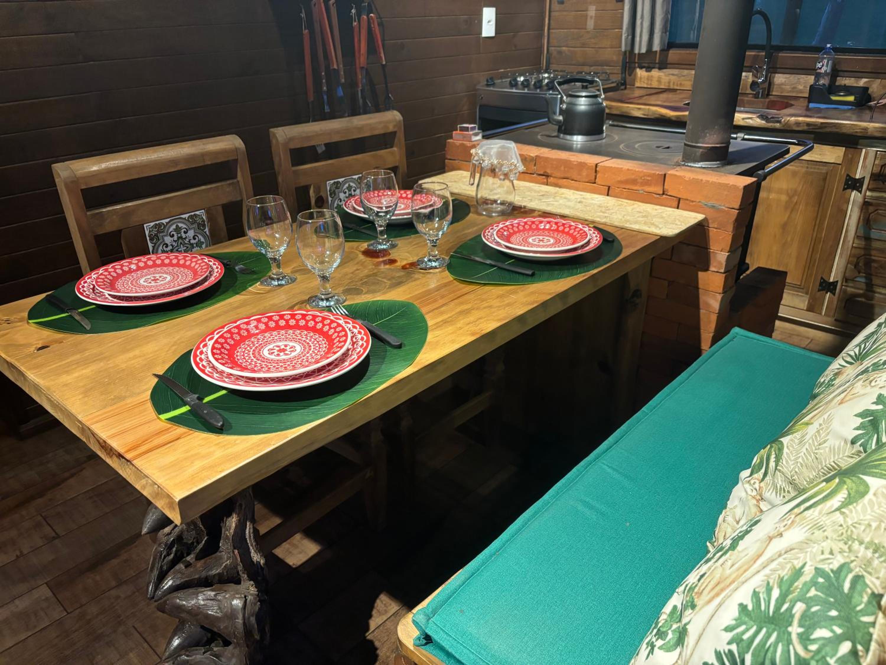 Casas Rainha da Serra - Cozinha, Fogo de Chão e Churrasqueira