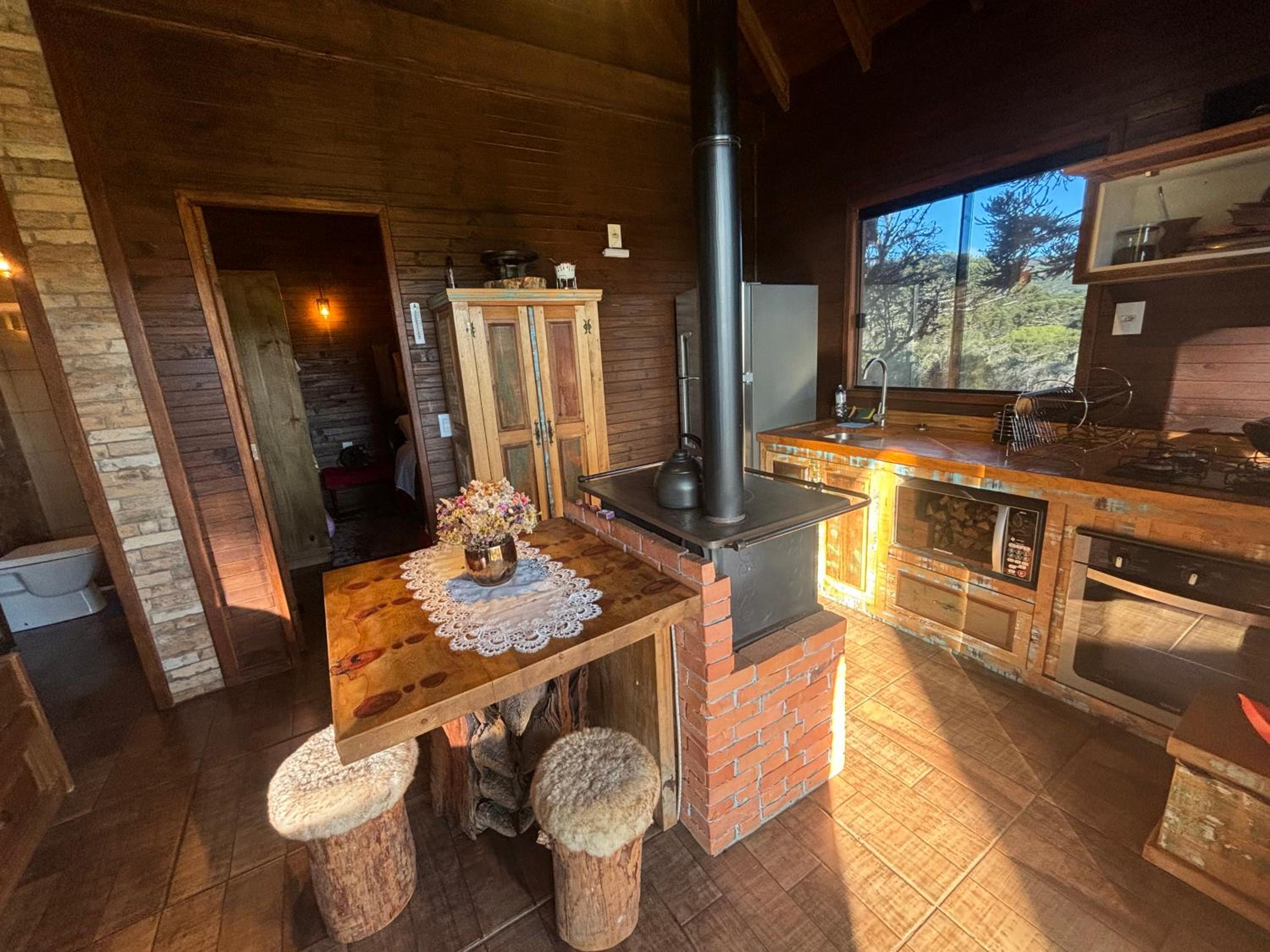 Casas Rainha da Serra - Cozinha, Fogo de Chão e Churrasqueira