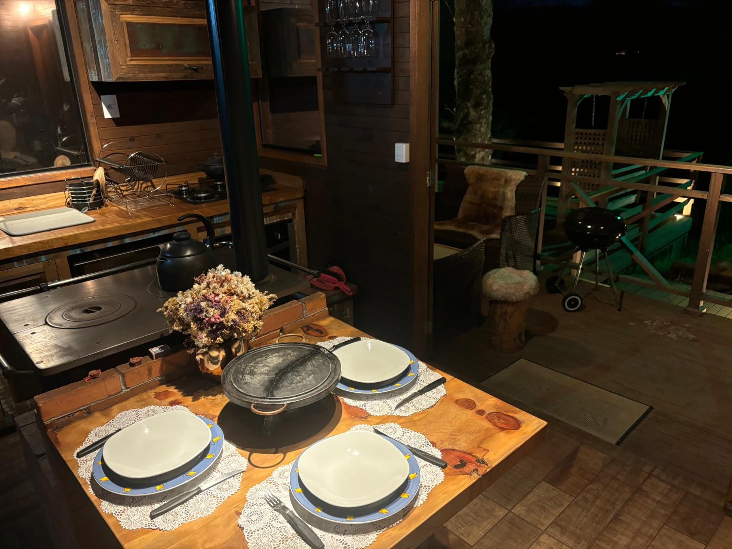 Casas Rainha da Serra - Cozinha, Fogo de Chão e Churrasqueira