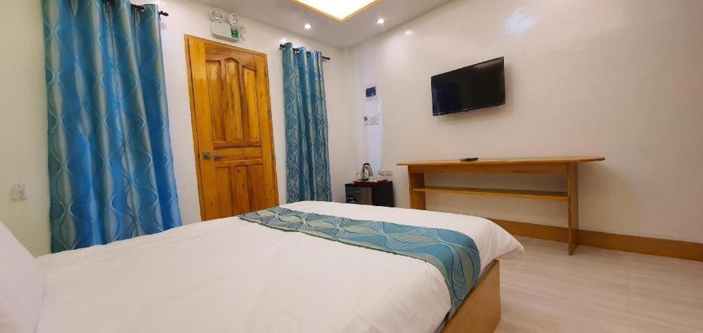 Alona Mariners Resort