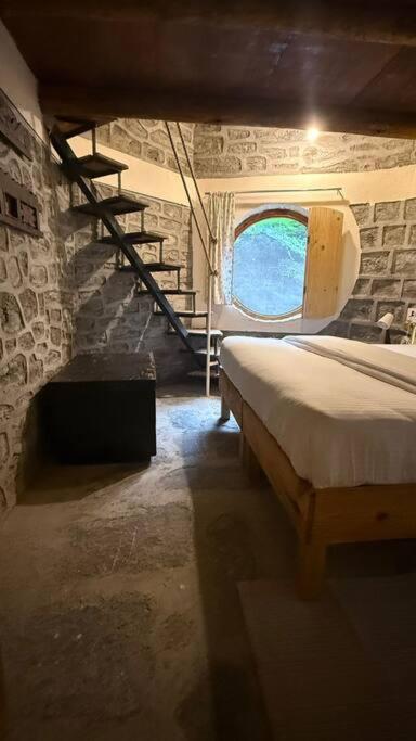 Riverside Hobbit House 10mins from Bhimtal view 5