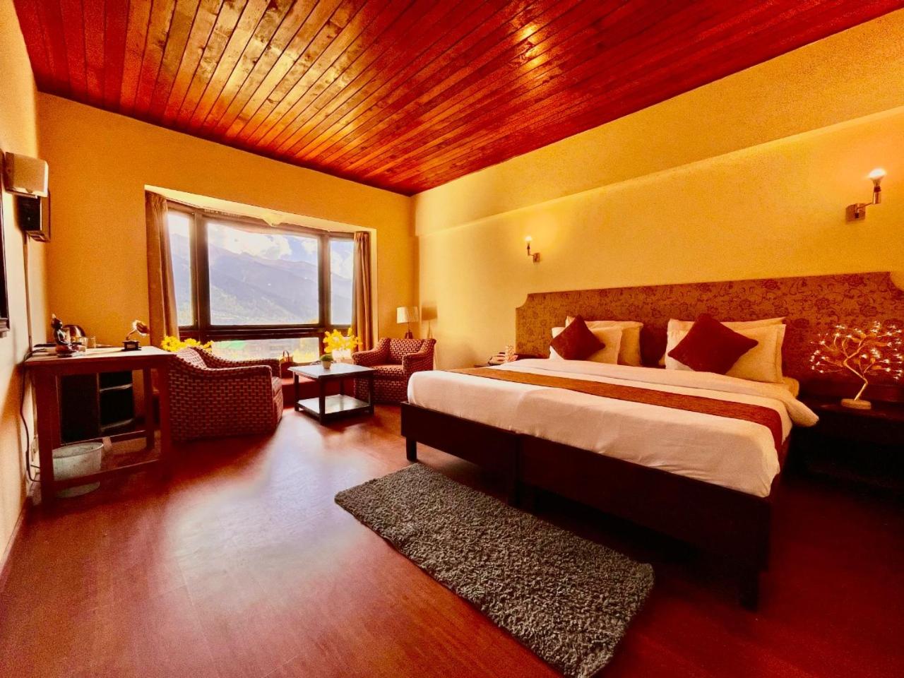 Sagar Resort !! Mountain View ! Luxury Stay ! Family Resort ! Private Parking ! Near Mall Road view 3