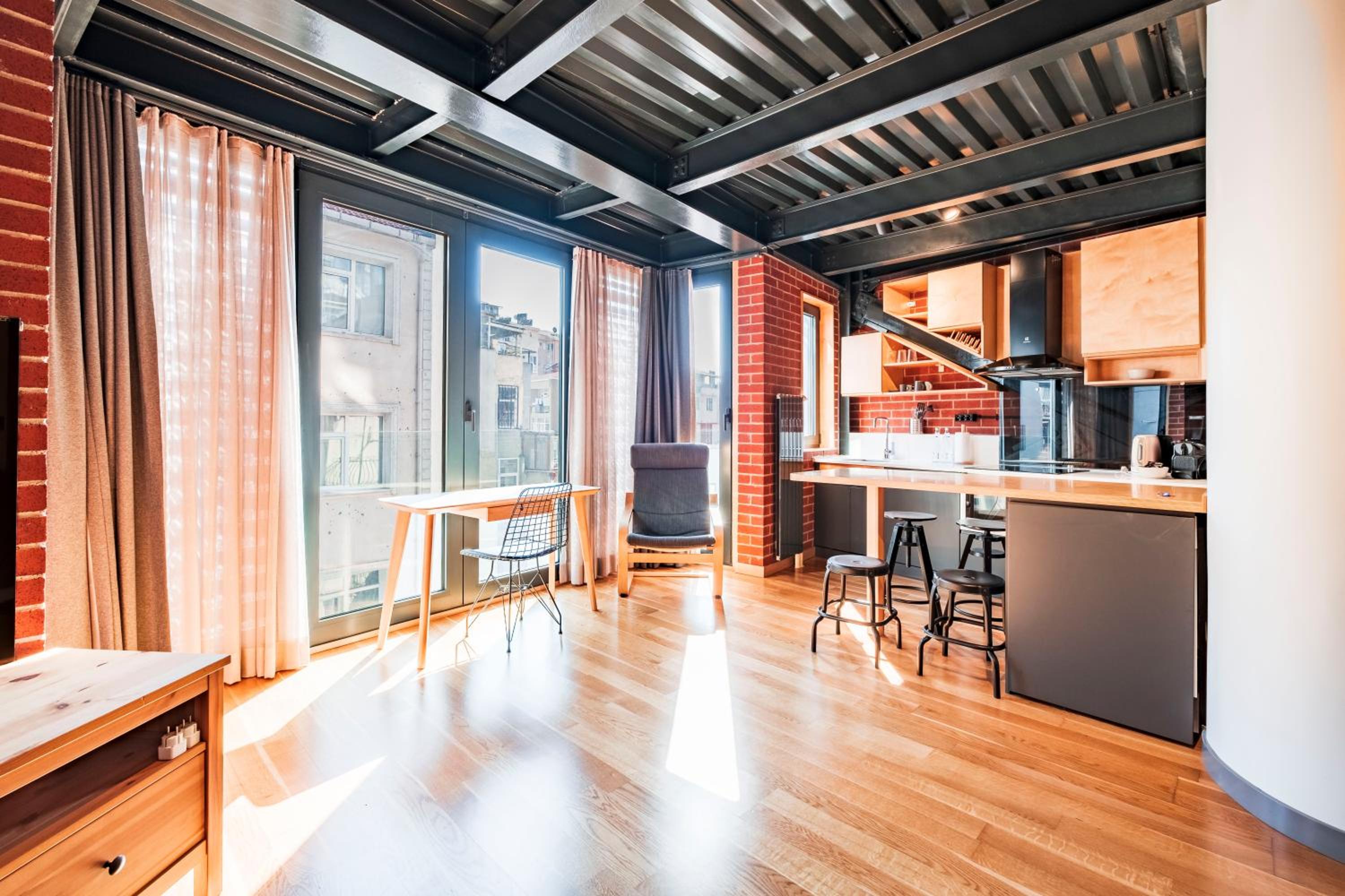 Homie Suites - ''Loft 27'' Urban Comfort Suites in the Heart of Cihangir