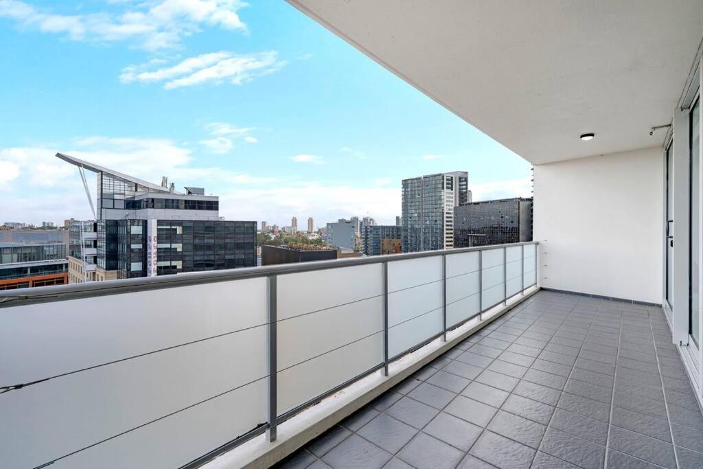 Central 4BR Duplex Apt with Terrace in Ultimo