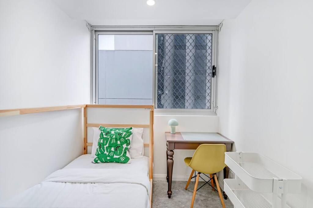 Central 4BR Duplex Apt with Terrace in Ultimo