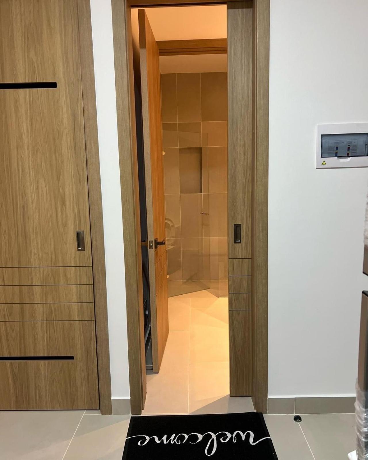 Lujoso Apartamento en Baia Kristal - Frente a la Playa Artificial Más Grande de Colombia