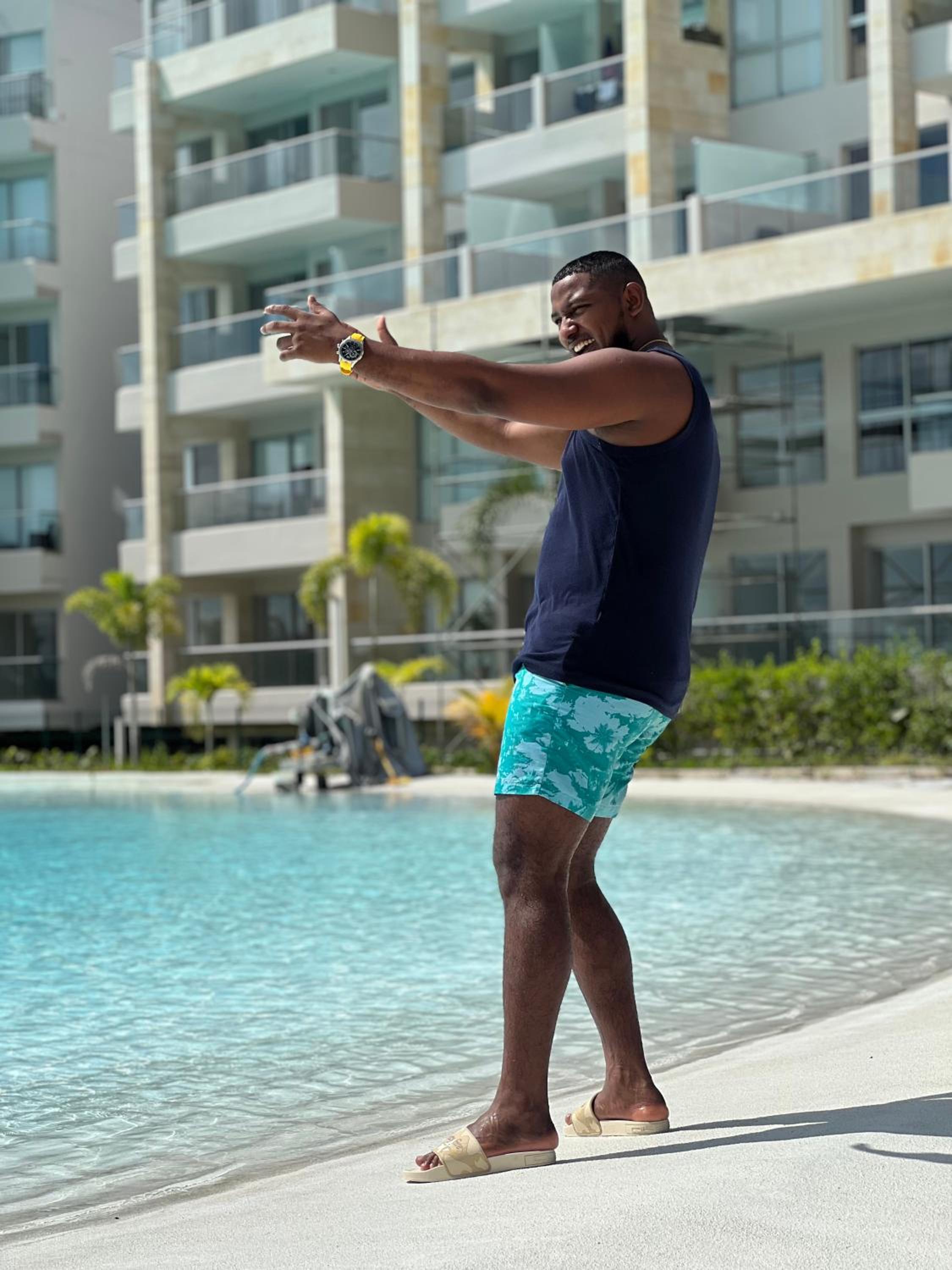 Lujoso Apartamento en Baia Kristal - Frente a la Playa Artificial Más Grande de Colombia