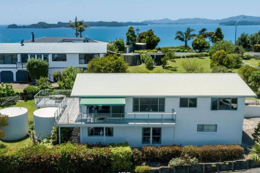 Russell HQ