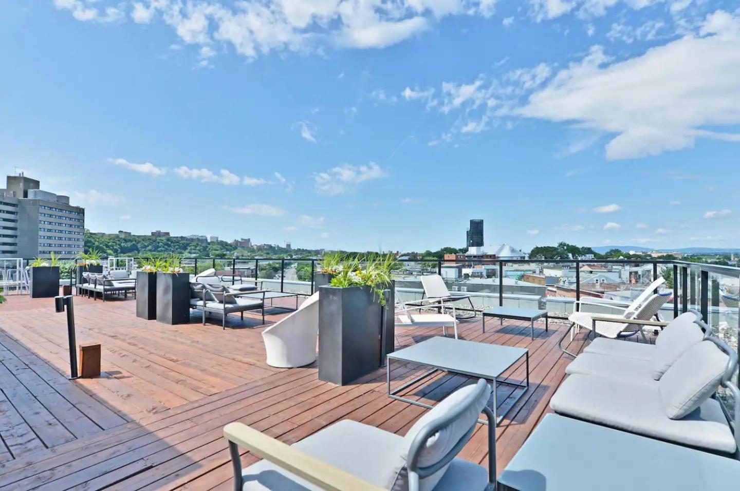 Saphir, Spacious 2-bedroom apartment, City center, Free parking