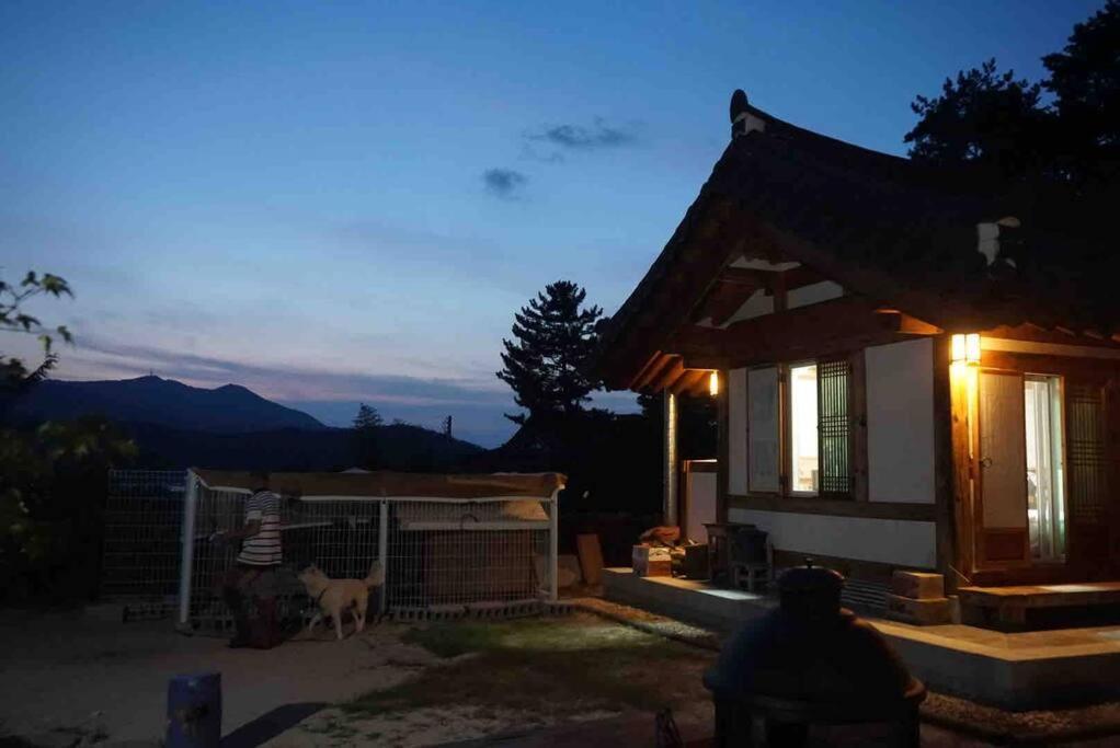 Lee Cho Hanok