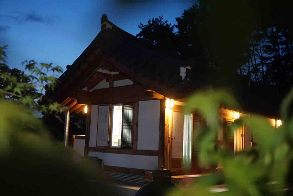 Lee Cho Hanok