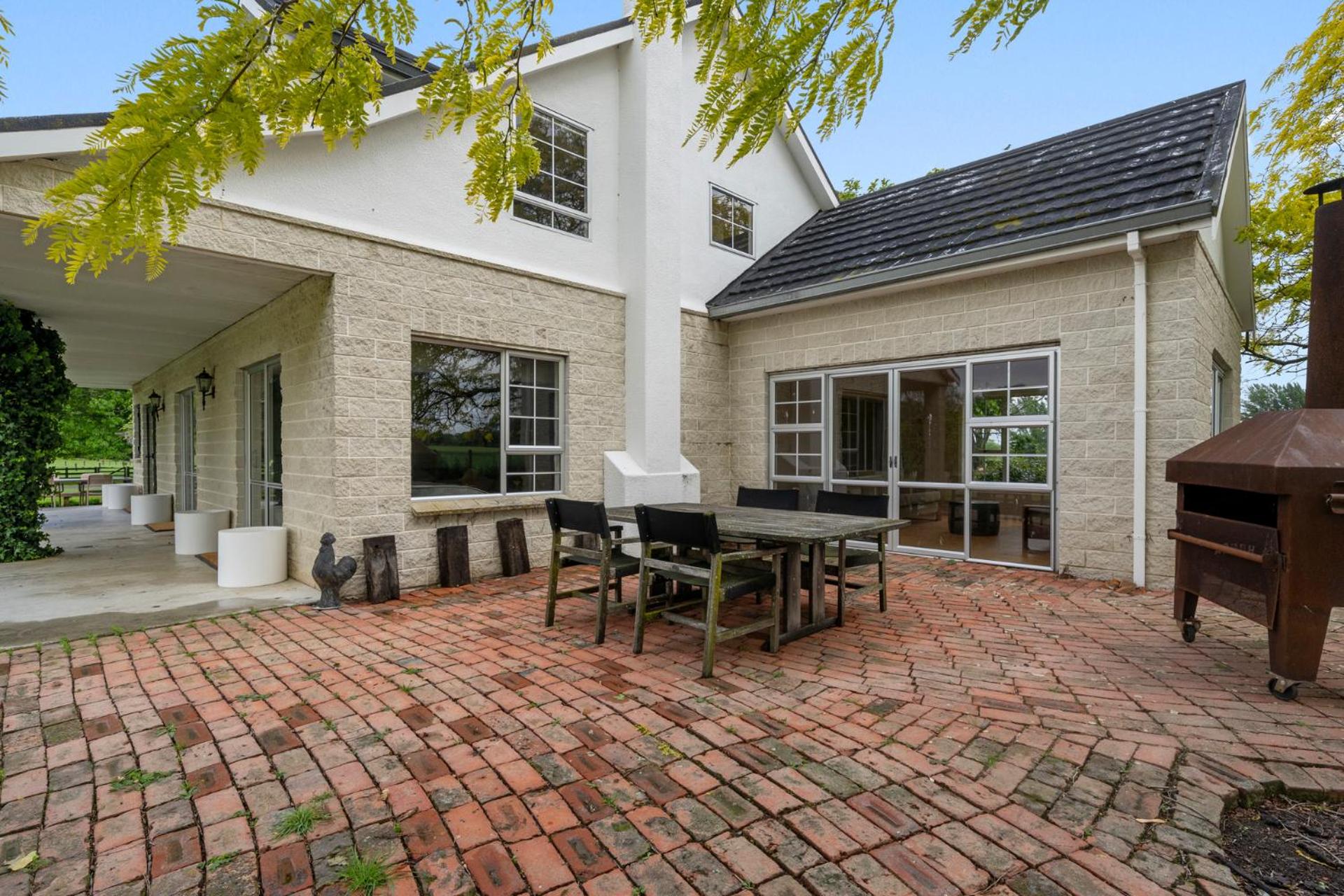 Clarendon Estate - Masterton Holiday Home view 4