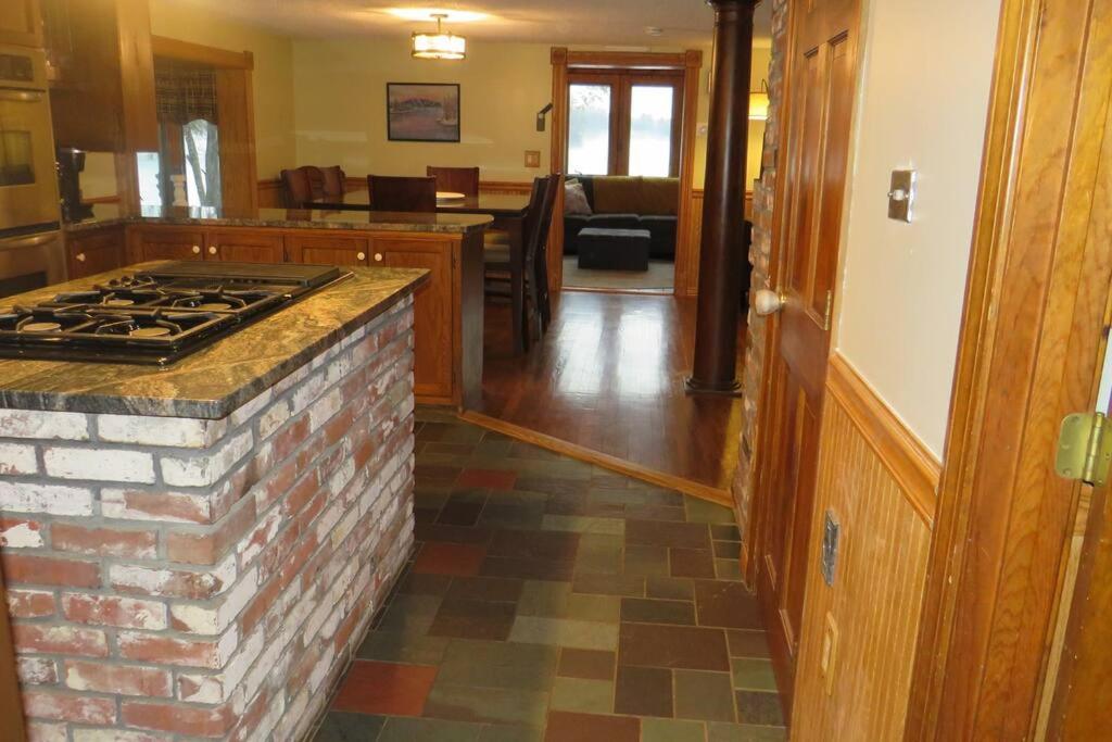 Grandview Gambrel