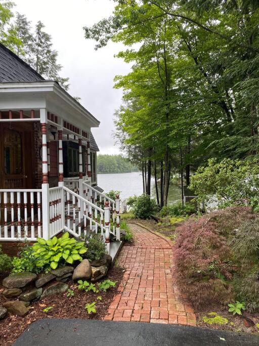 Grandview Gambrel
