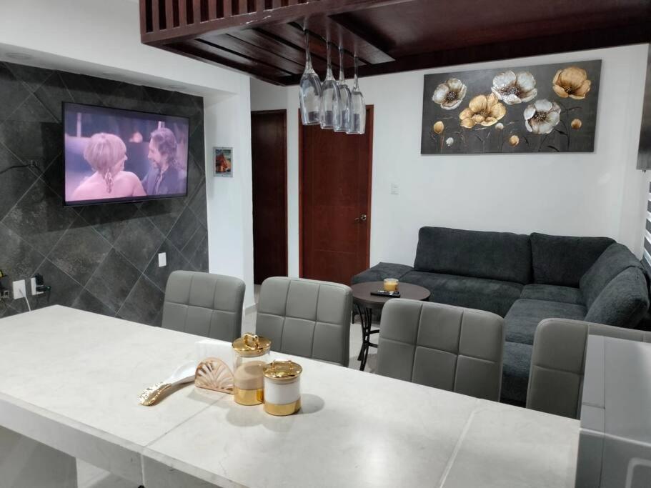 departamento nuevo y lujoso ,tranquilo,cómodo cerca de la playa y del centro de la ciudad