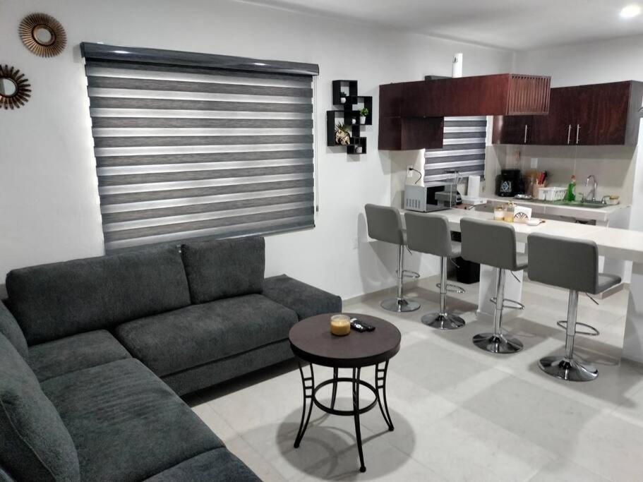 departamento nuevo y lujoso ,tranquilo,cómodo cerca de la playa y del centro de la ciudad