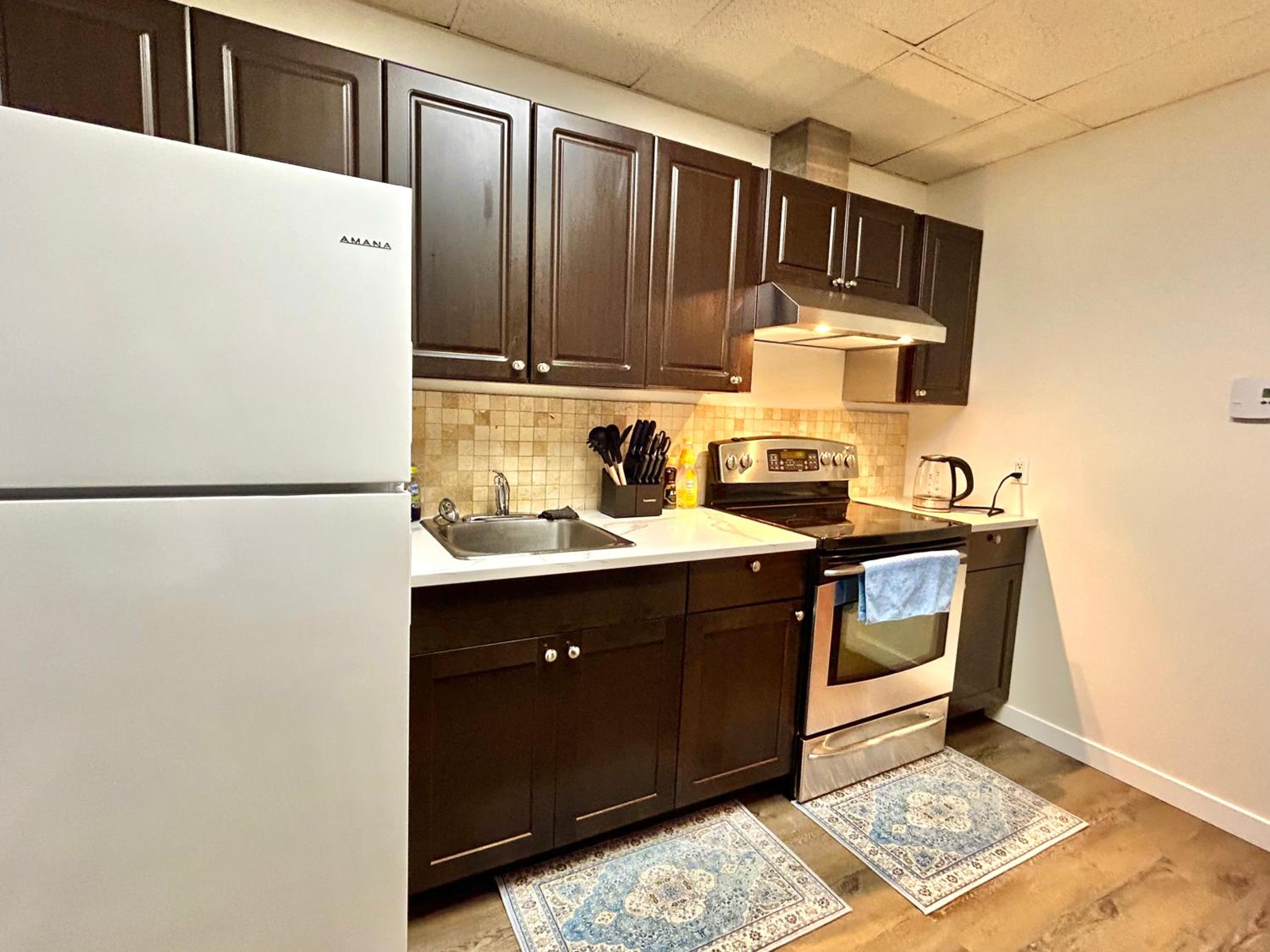 Centrally Located 2-Bdrm Guesthouse with Full Privacy
