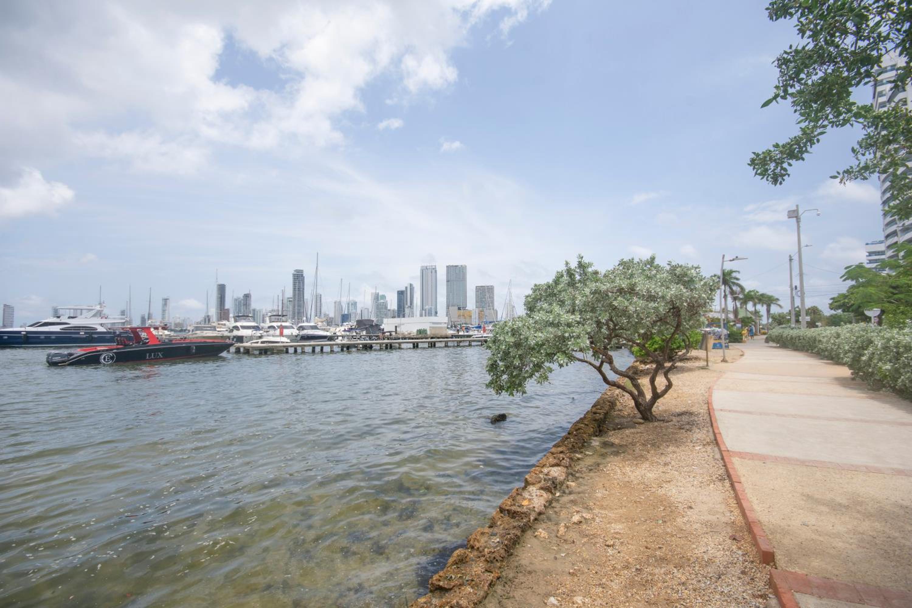 Verano Azul - Confortable apartamento completo con ubicación preferencial - Bahia de Manga - a un paso del centro histórico y Getsemaní