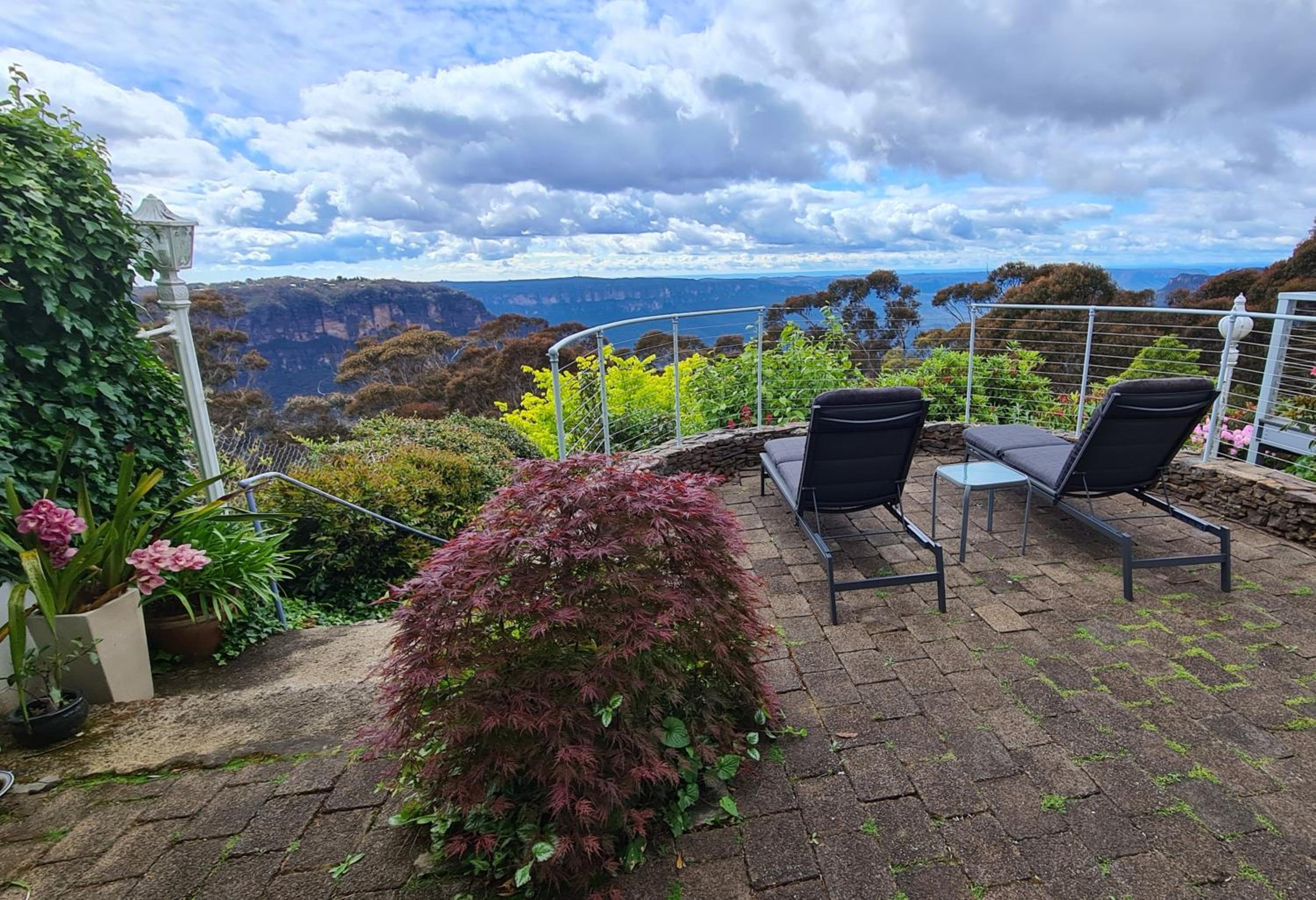 Dalia's Blue Mountain Retreat