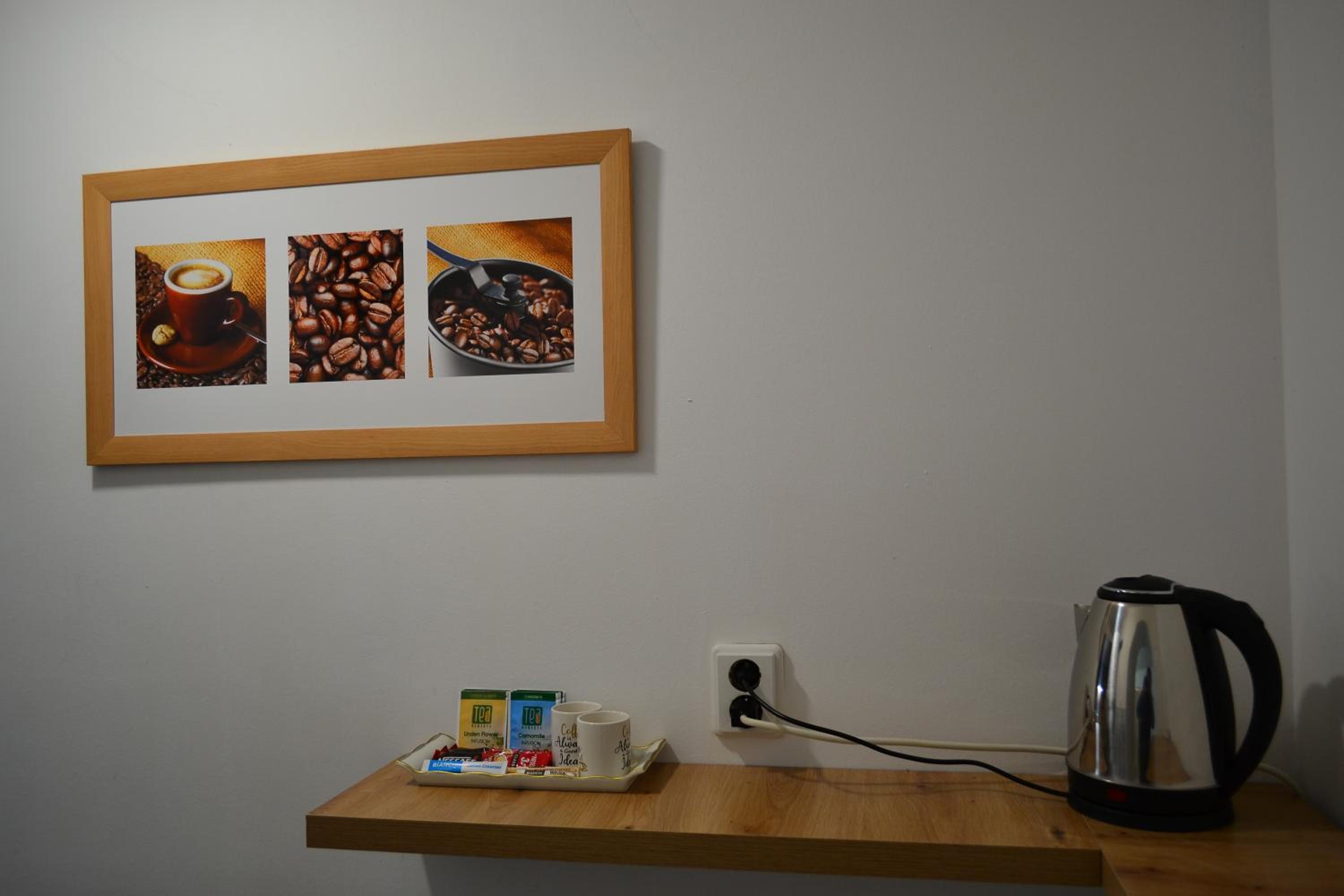 TOP Center, basement fl, 7 beds, 10min from Serdica