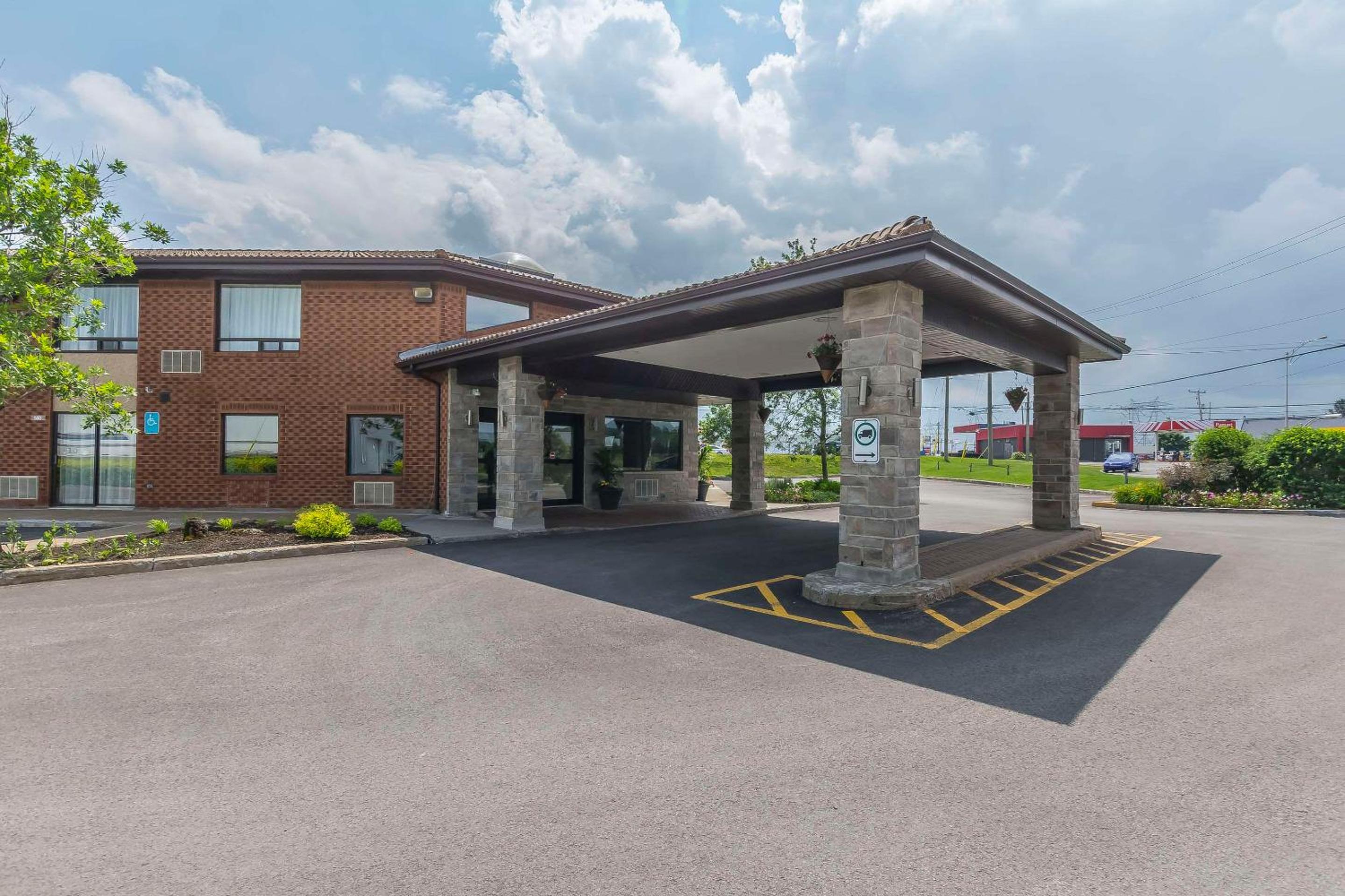 Levis Vacations - Comfort Inn - Property Image 25