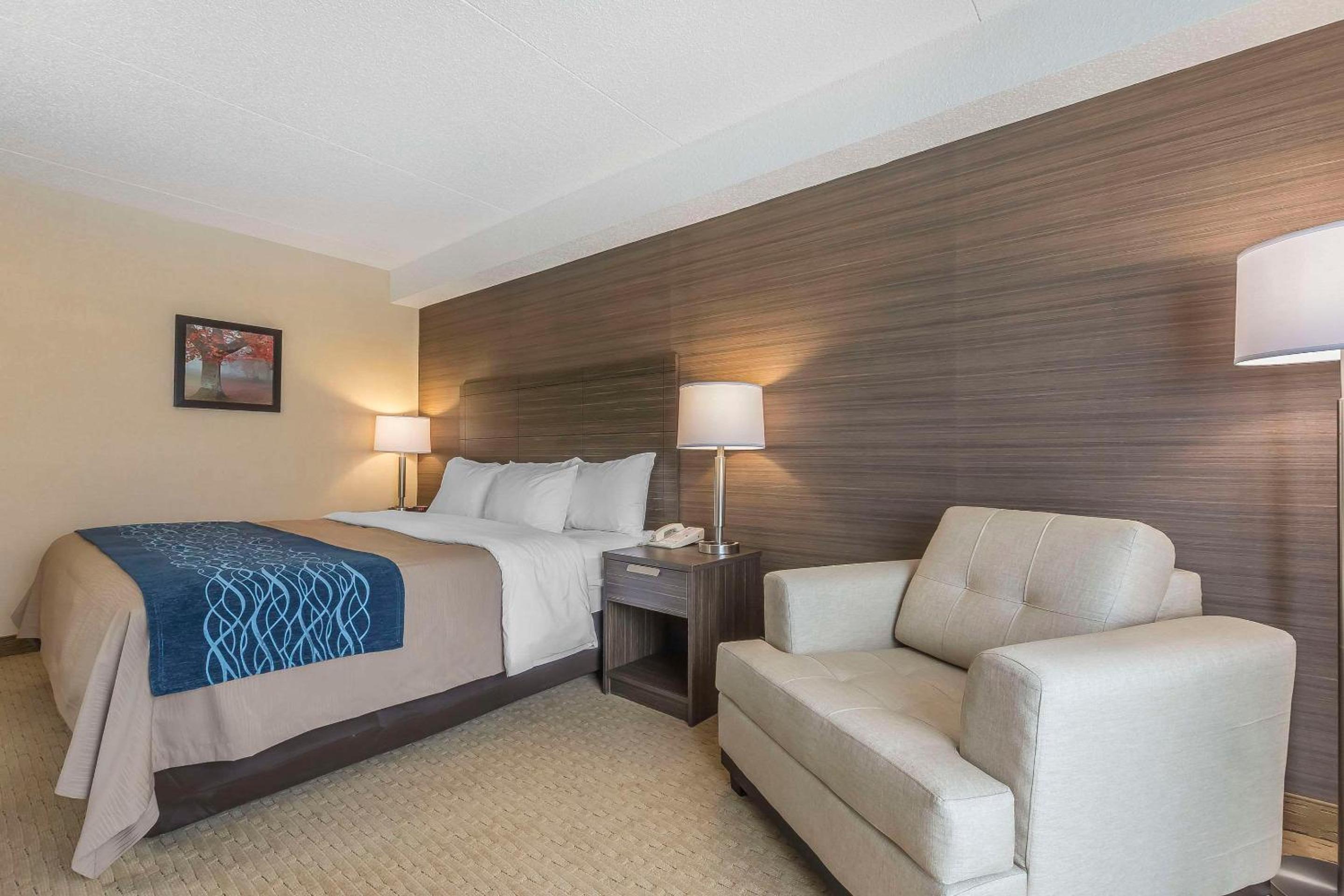Levis Vacations - Comfort Inn - Property Image 1