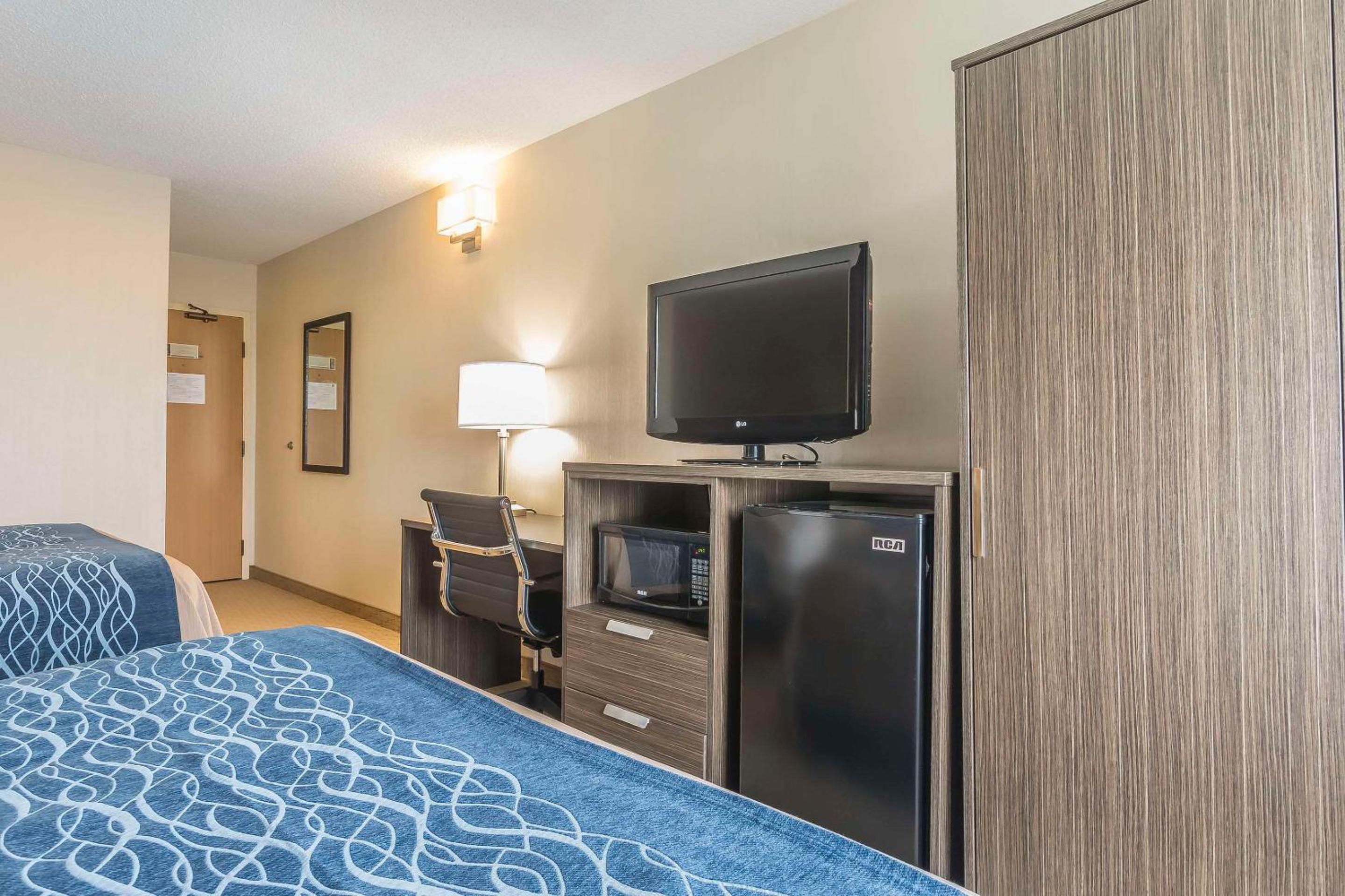 Levis Vacations - Comfort Inn - Property Image 8