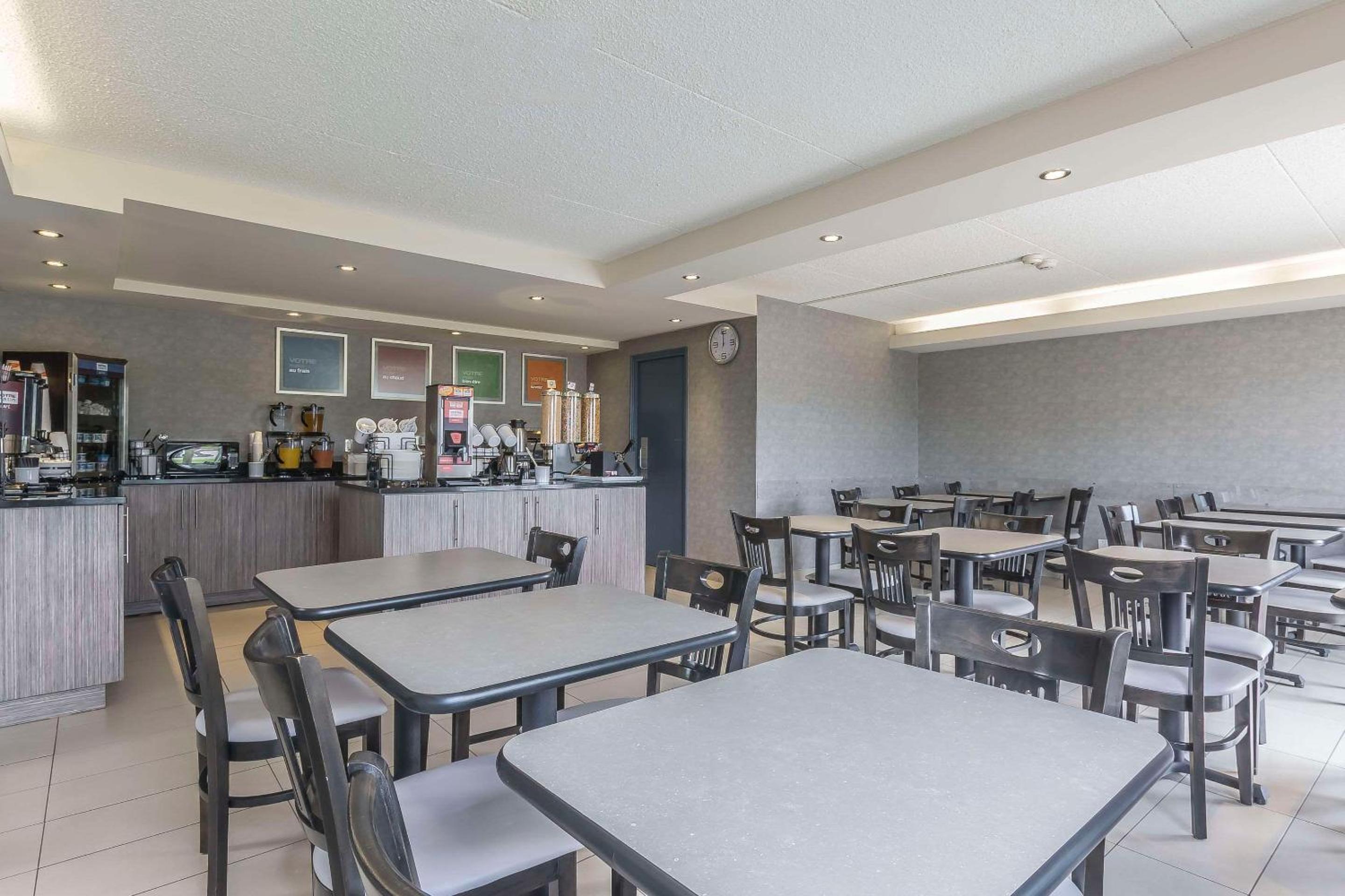 Levis Vacations - Comfort Inn - Property Image 3