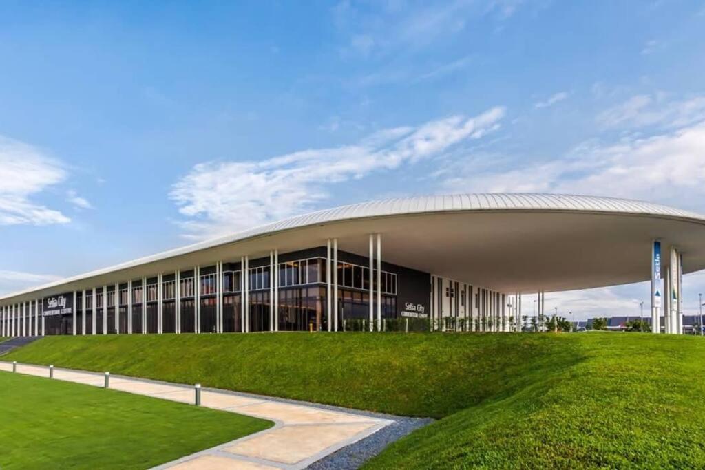 Setia Alam Convention Center Spacious House photo 8