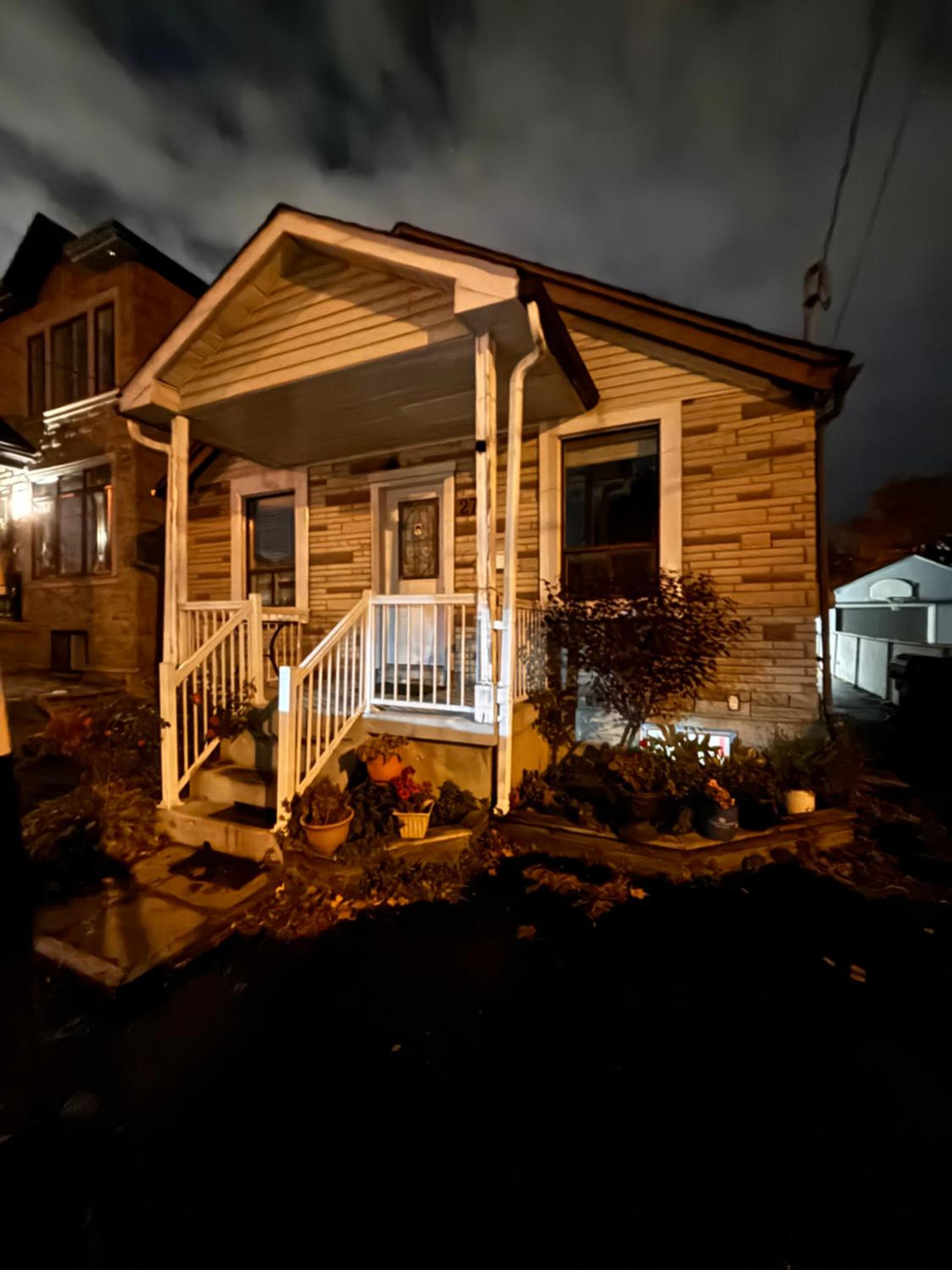 3bed bungalow,full privacy,Free parking, late checkin possible