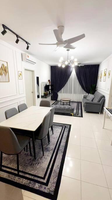 Ita Ahmat Homestay Kota Warisan- Near KLIA photo 7