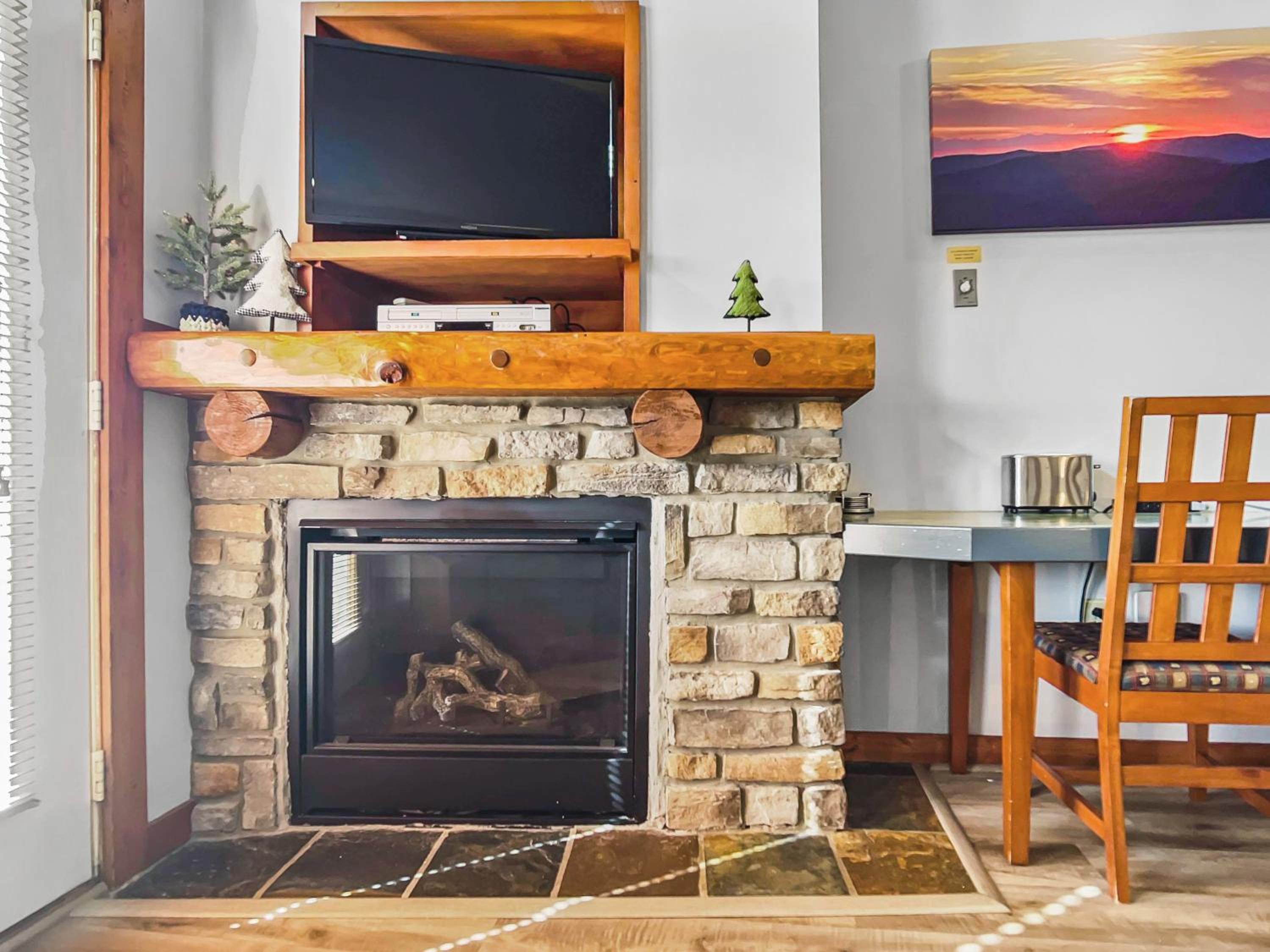 Highland House 420 Stylish Studio in the Village Hot Tub WiFi view 2
