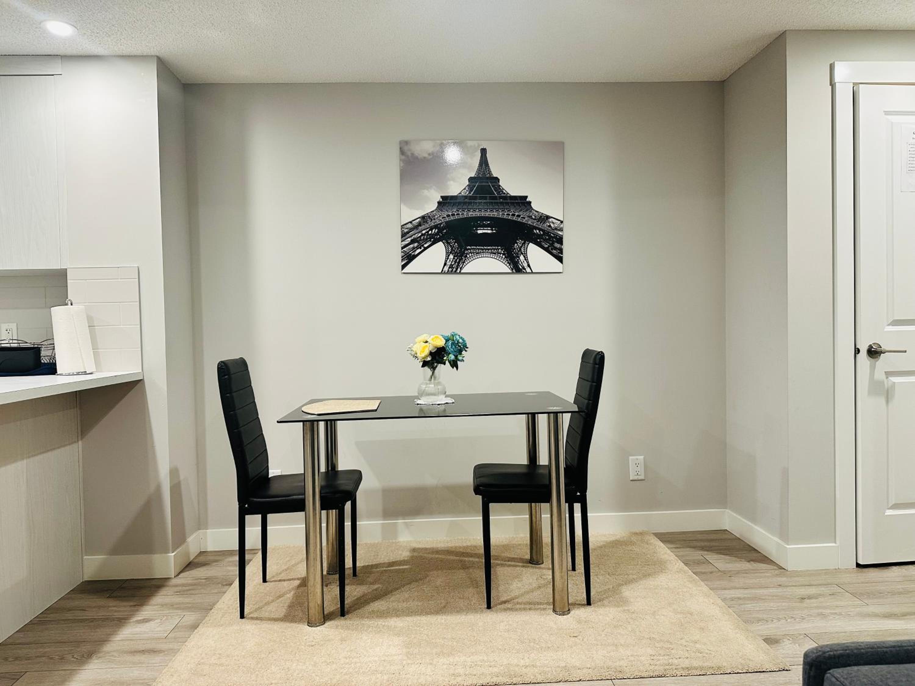 Luxurious Suite Close to the Airport
