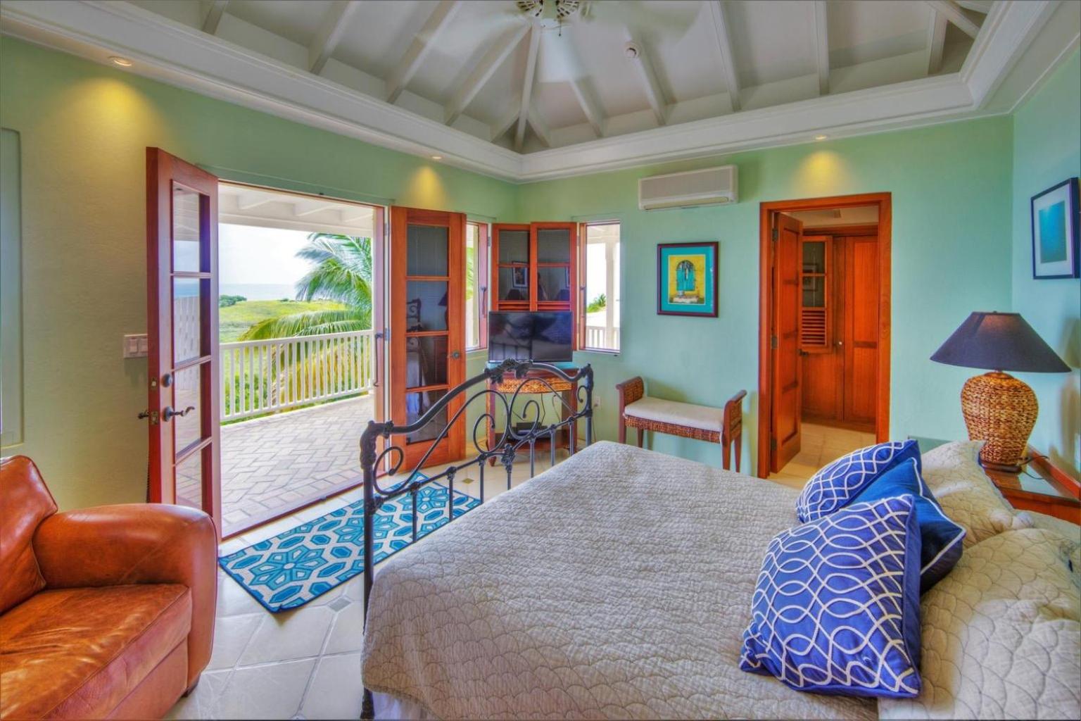 Welcome to Yacht Haven Caribbean Sea Views 3 bedrooms Private Pool view 5